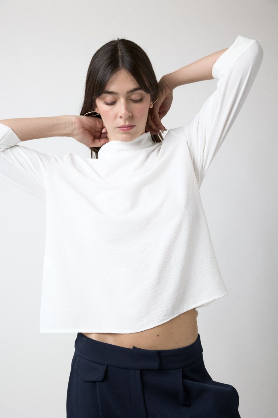 Tops | Algo Bonito Blusa Fluida Cuello Chimenea Manga 3/4 Blanco