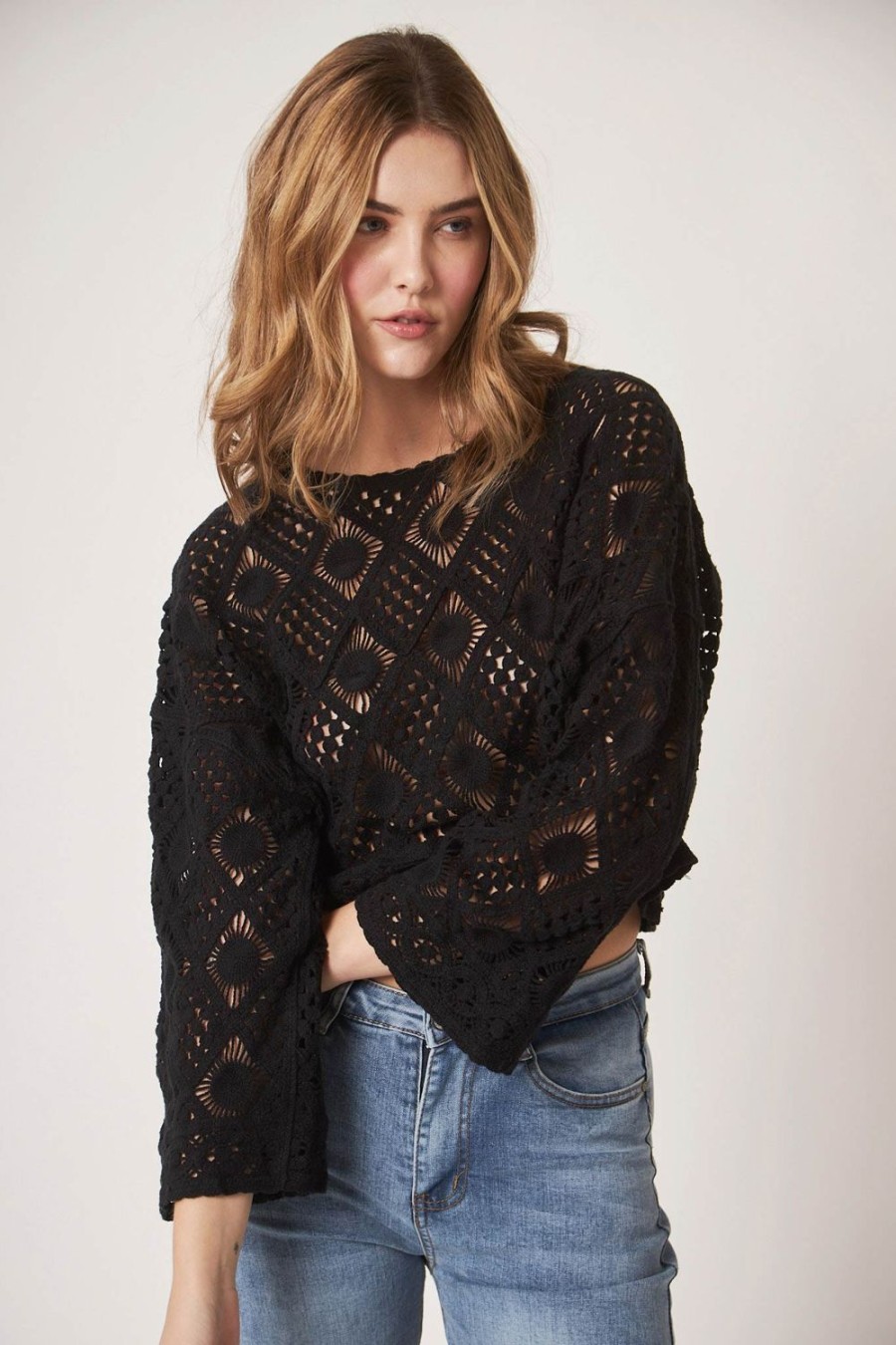 Punto | Algo Bonito Crop Top Crochet Diseno Rombos Liso Negro