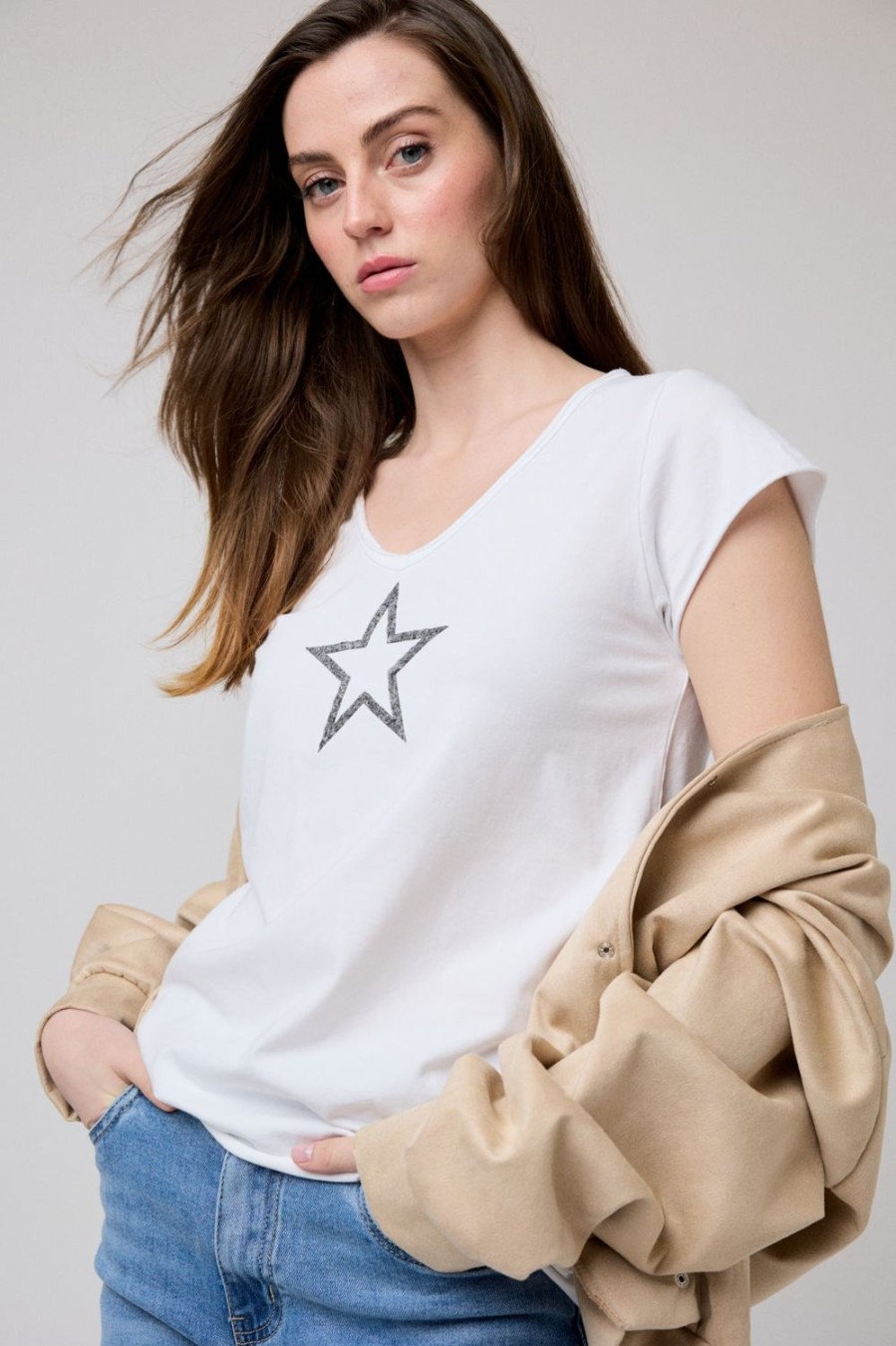 Camisetas | Algo Bonito Camiseta Basica De Manga Corta Y Detalle Estrella Gris Blanco/Gris Antracita