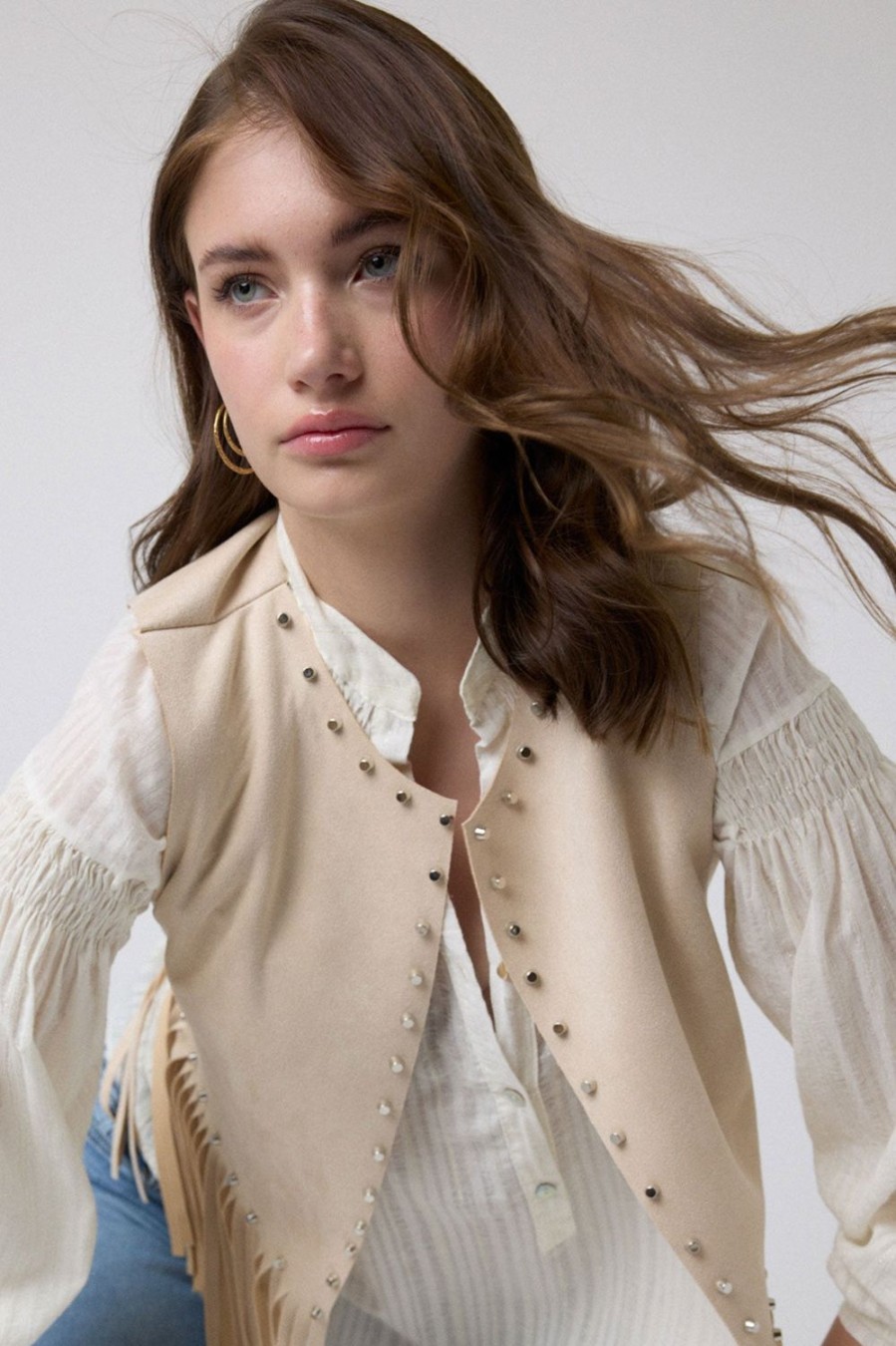 Chaquetas Y Bombers | Algo Bonito Chaleco Ante Tachas Beige