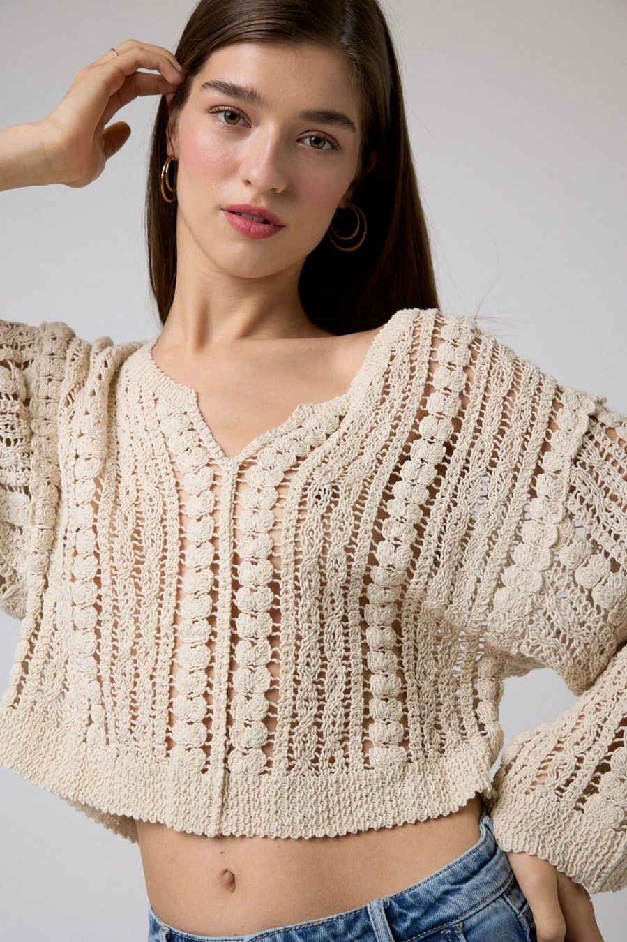 Tops | Algo Bonito Top Cropped Crochet Cuello Pico Beige