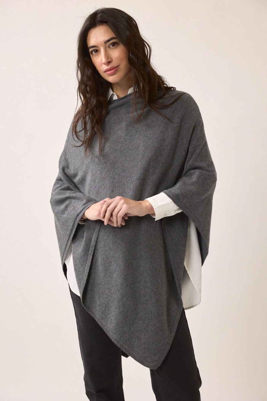 Jerseis Y Cardigans | Algo Bonito Poncho De Punto Fluido Gris Antracita